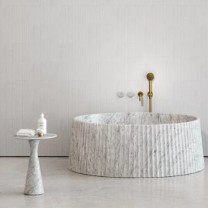 Kumusi Contemporary Natural Carrara White Marble Bathtub for Indoor Use in Hotels